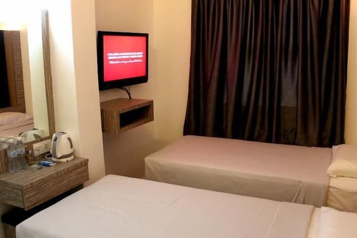 Room 15 of 32