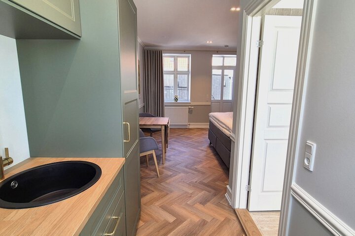 Room 10 of 36