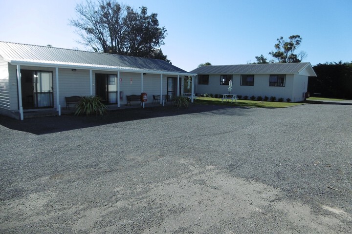Hotel Exterior 62 of 62