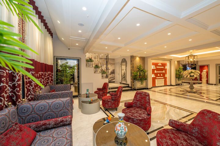Hotel Lobby