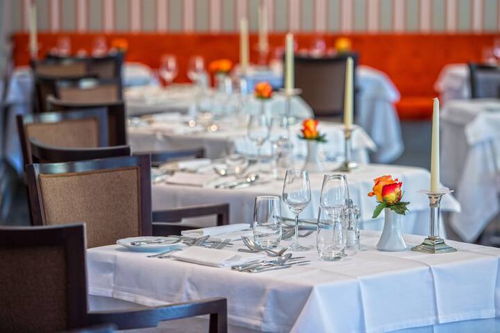 Dining 54 of 89
