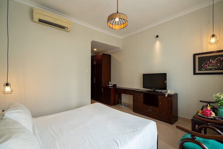 Room 10 of 77