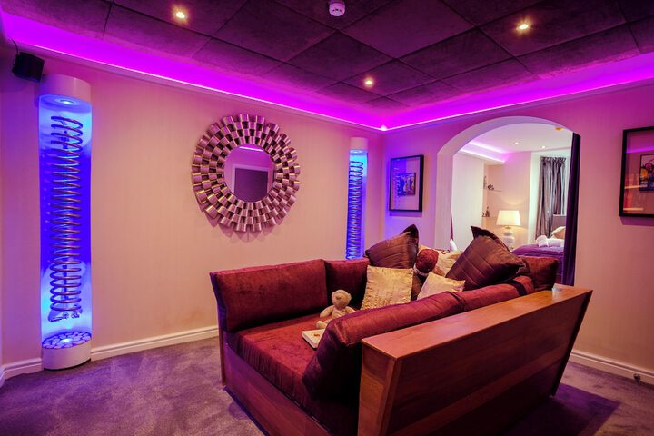 Room 206 of 390