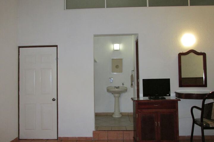 Room 7 of 78