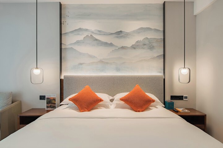 Room 5 of 34