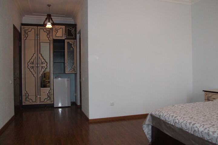 Room 4 of 31