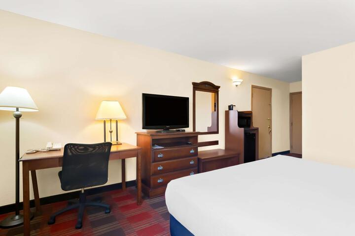 1 King Bed High Speed Internet Accessible Microwave and Refrigerator, Coffee Maker Iron Hairdryer Continental Breakfast (10 of 13)