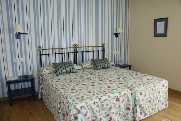 Room 27 of 78