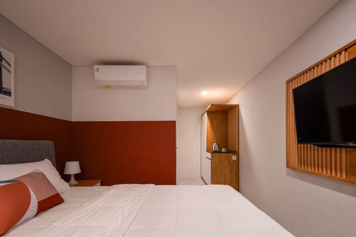 Room 4 of 19