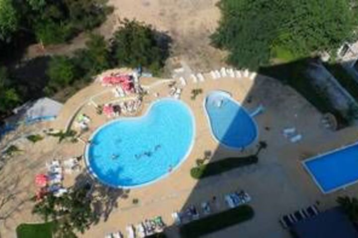 Pool 17 of 24