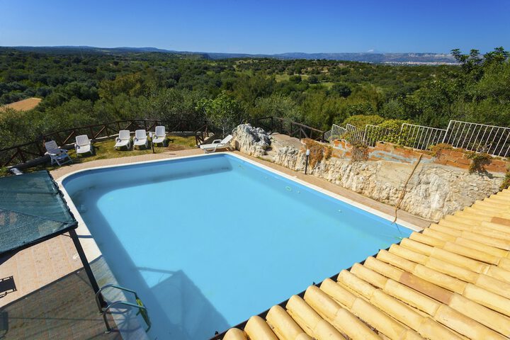 Pool 33 of 65