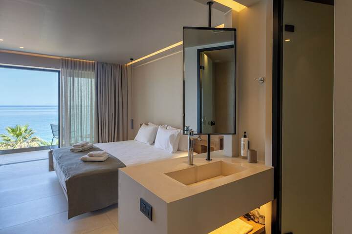 Room 6 of 47