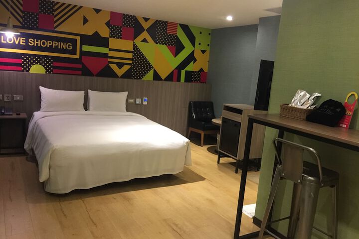 Room 8 of 72