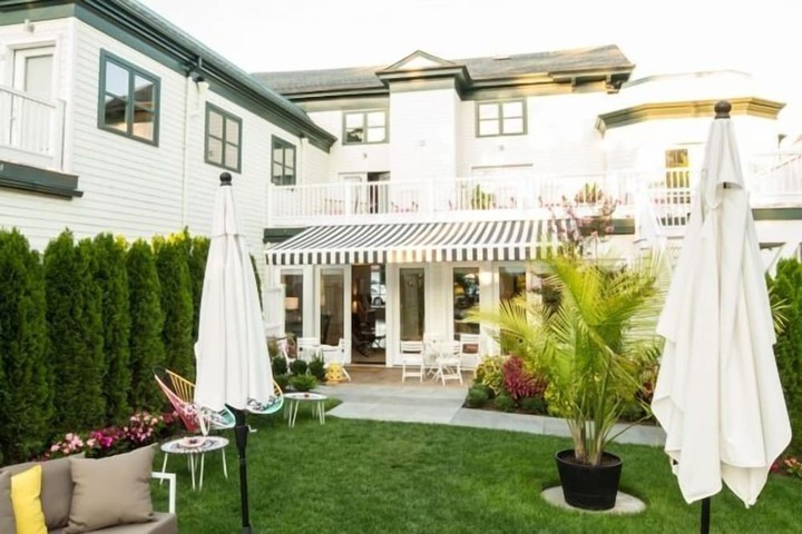 Hotel Exterior 40 of 44