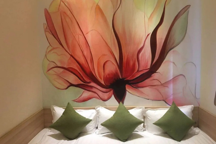 Room 4 of 15