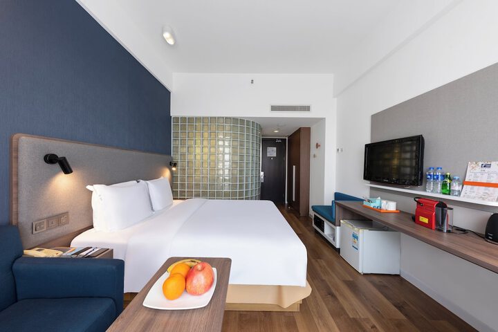 Room 14 of 49