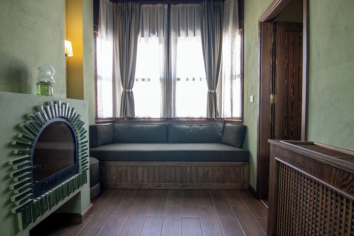 Room 10 of 36