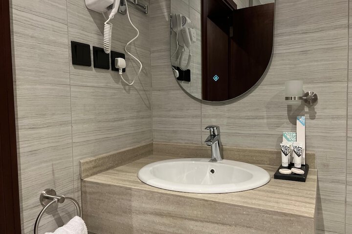 Room 15 of 19
