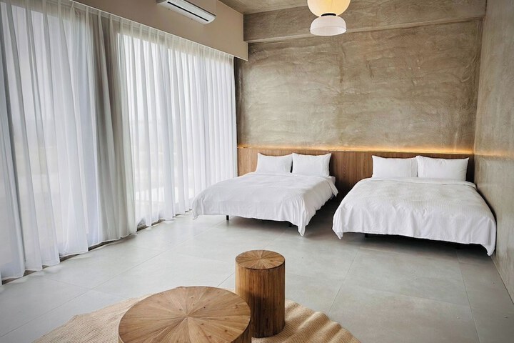 Room 4 of 50