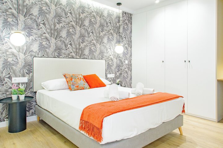 Room 5 of 32
