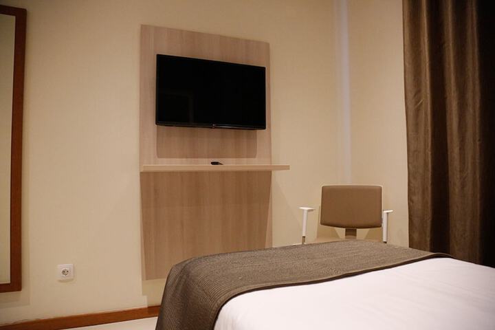 Room 16 of 32