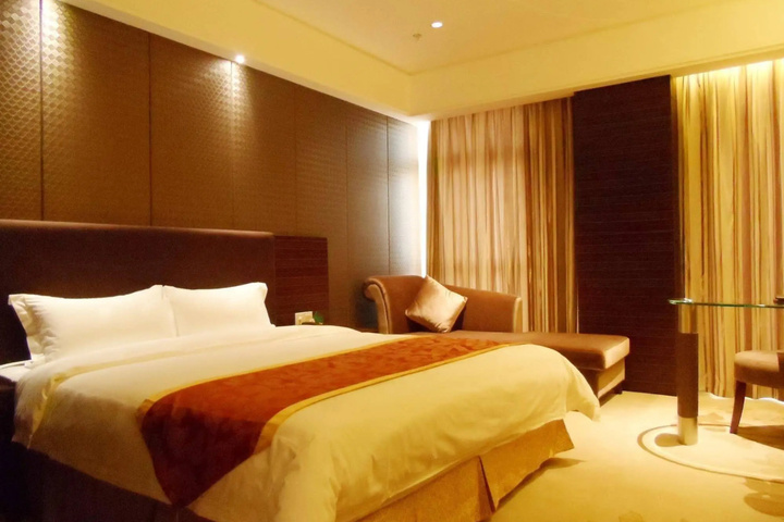 Room 3 of 24