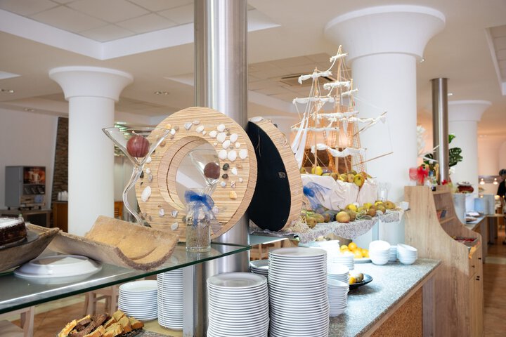 Breakfast/Coffee Service 83 of 117