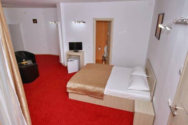 Room 13 of 21