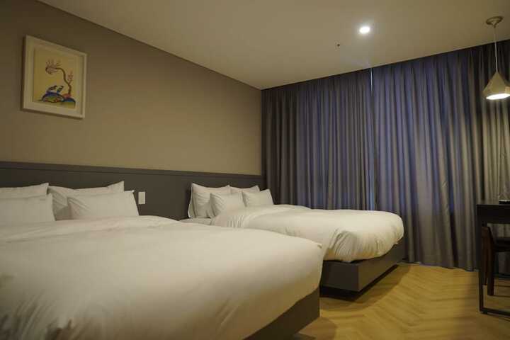 Room 20 of 48