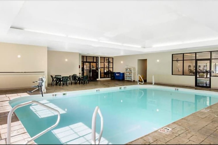 Hotel Pool