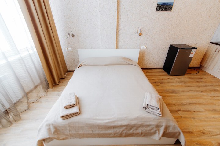 Room 27 of 65