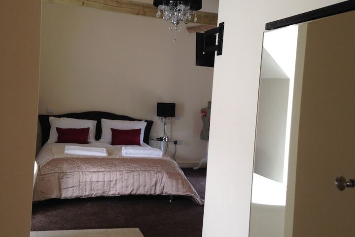 Room 32 of 167