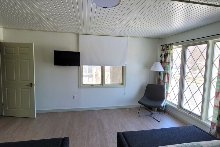 Room 34 of 66
