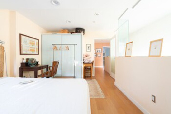 Room 21 of 26