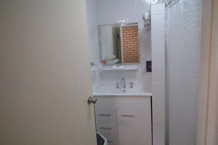 Room 10 of 29
