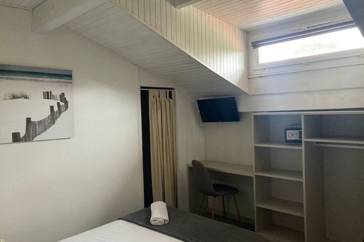 Room 18 of 43