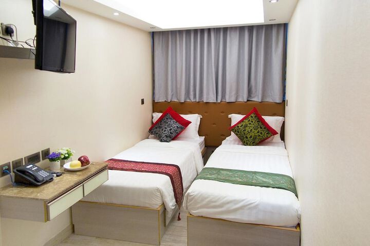 Room 7 of 37