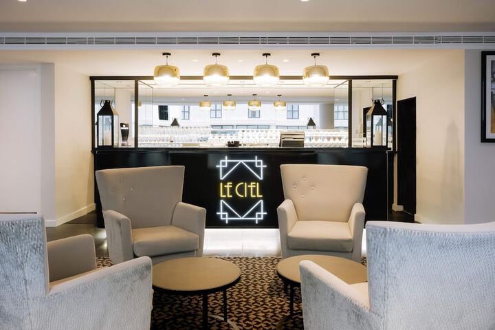 Lounge 119 of 144
