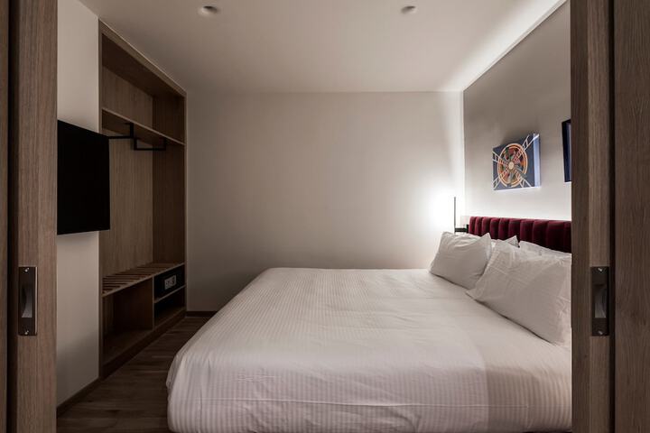 Room 38 of 74