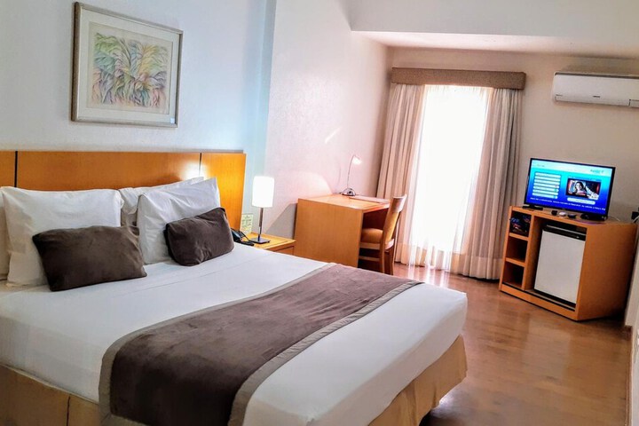 Room 12 of 38
