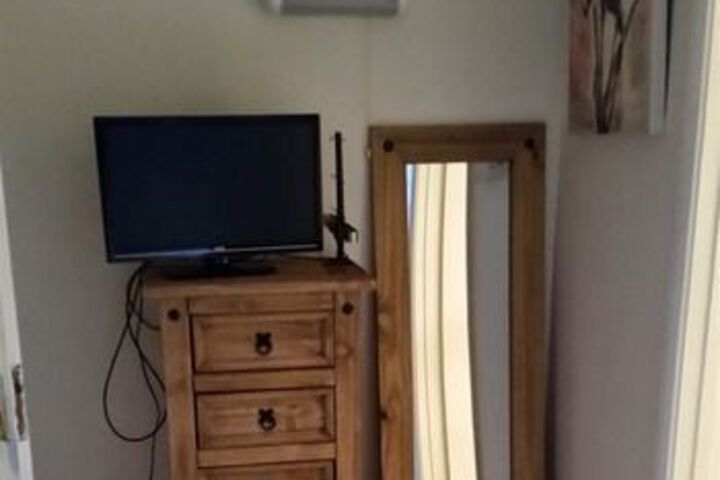 Room 8 of 11