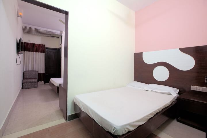 Room 14 of 21