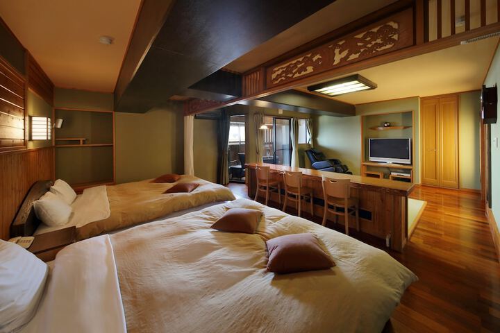 Room 6 of 68