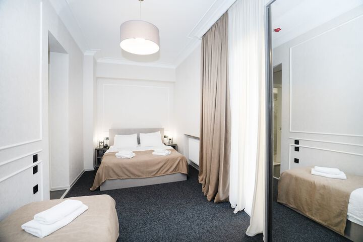 Room 21 of 69