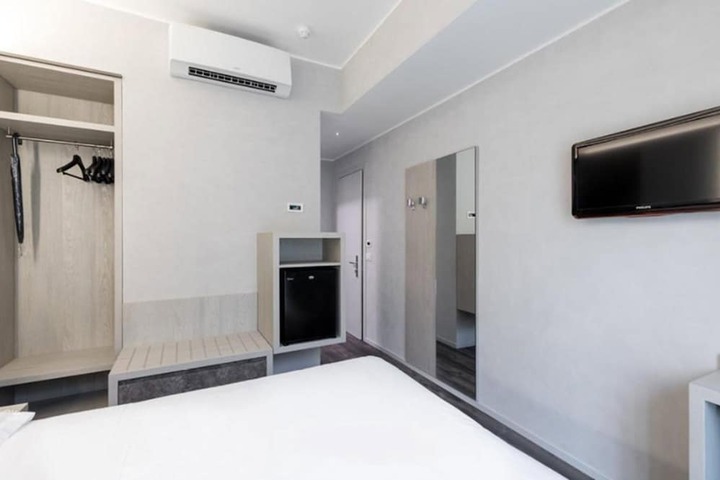 Room 34 of 101