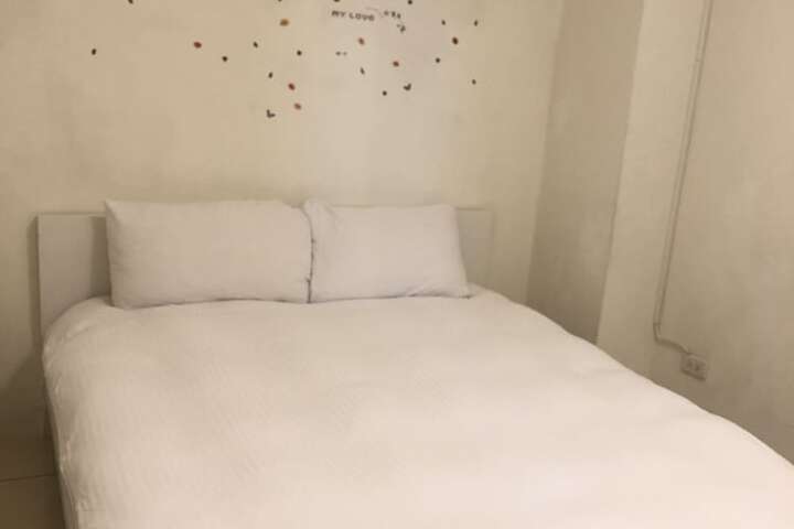 Room 16 of 82