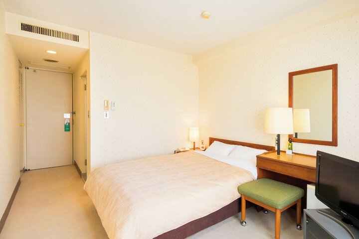 Room 11 of 29