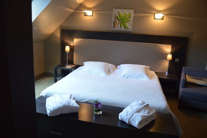 Room 9 of 39