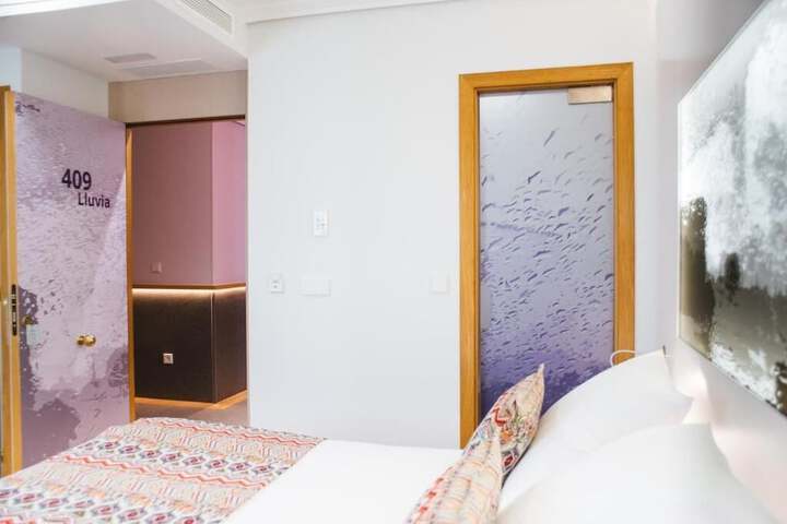 Room 8 of 24