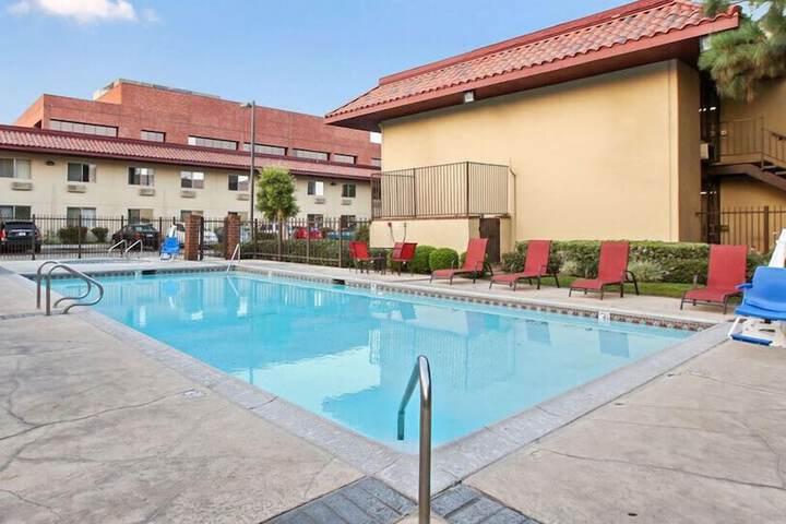 Pool 8 of 12